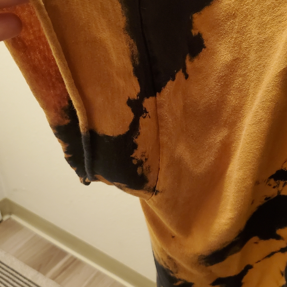 Reclaimed Vintage Black and Orange Tie-Dye Top - Picture 3 of 5